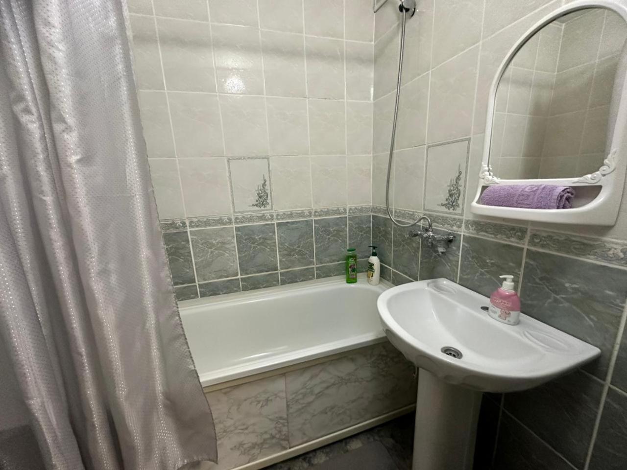 Lux Home На Берегу Ульбы Uszty-Kamenogorszk Kültér fotó
